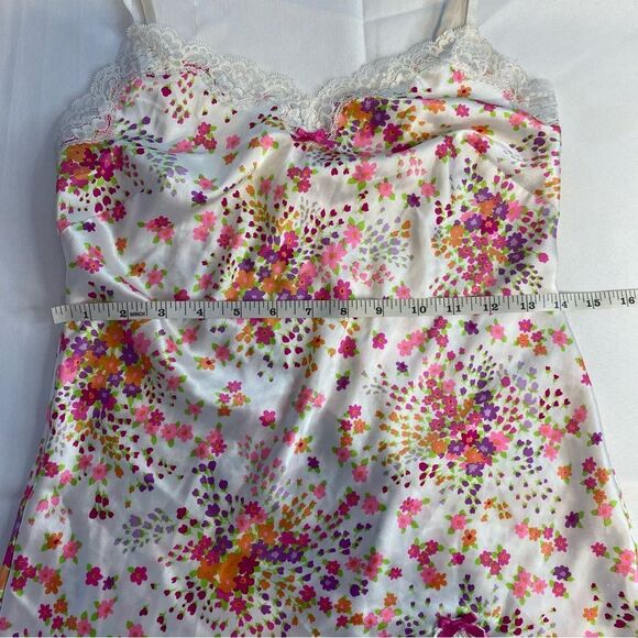 Y2K Victoria’s Secret White Floral Satin and Lace Slip Dress Size Extra Small - Picture 15 of 16